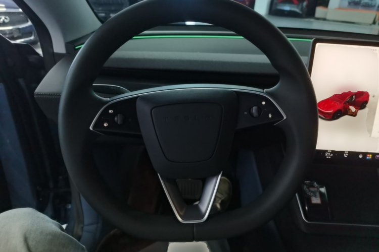 Tesla Model Y 2025 #15 Tesla Model Y 2025 immagine di auto #15