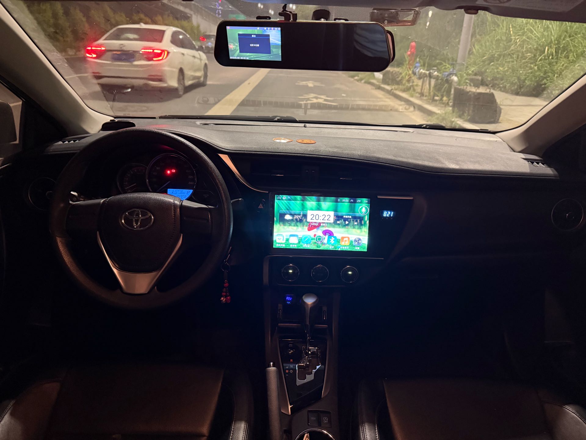 Toyota Corolla 2018 #9 Toyota Corolla 2018 car image #9