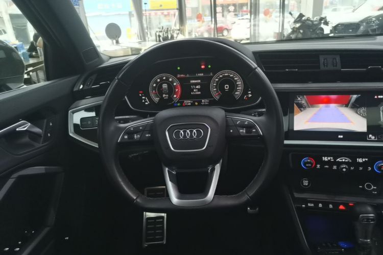 Audi Q3 2025 car image #11