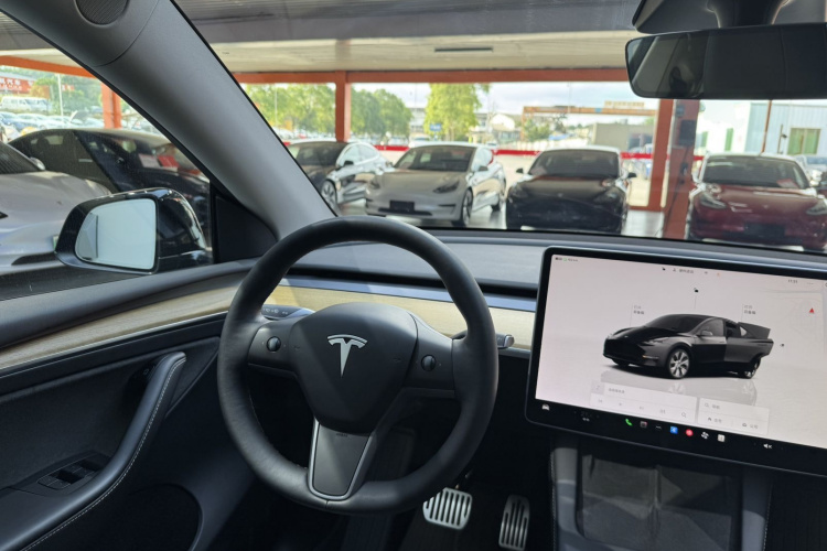 Tesla Model Y 2022 #11 Tesla Model Y 2022 car image #11