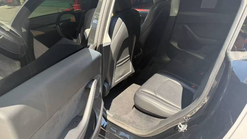 Tesla Model Y 2021 car image #6
