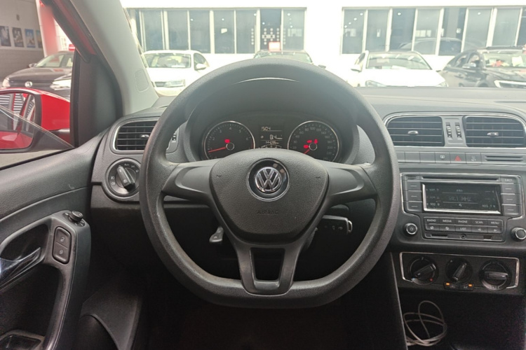 Volkswagen Polo 2014 #12 Volkswagen Polo 2014 car image #12