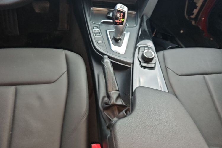 BMW 3 Series 2017 #14 BMW 3 Series 2017 car image #14