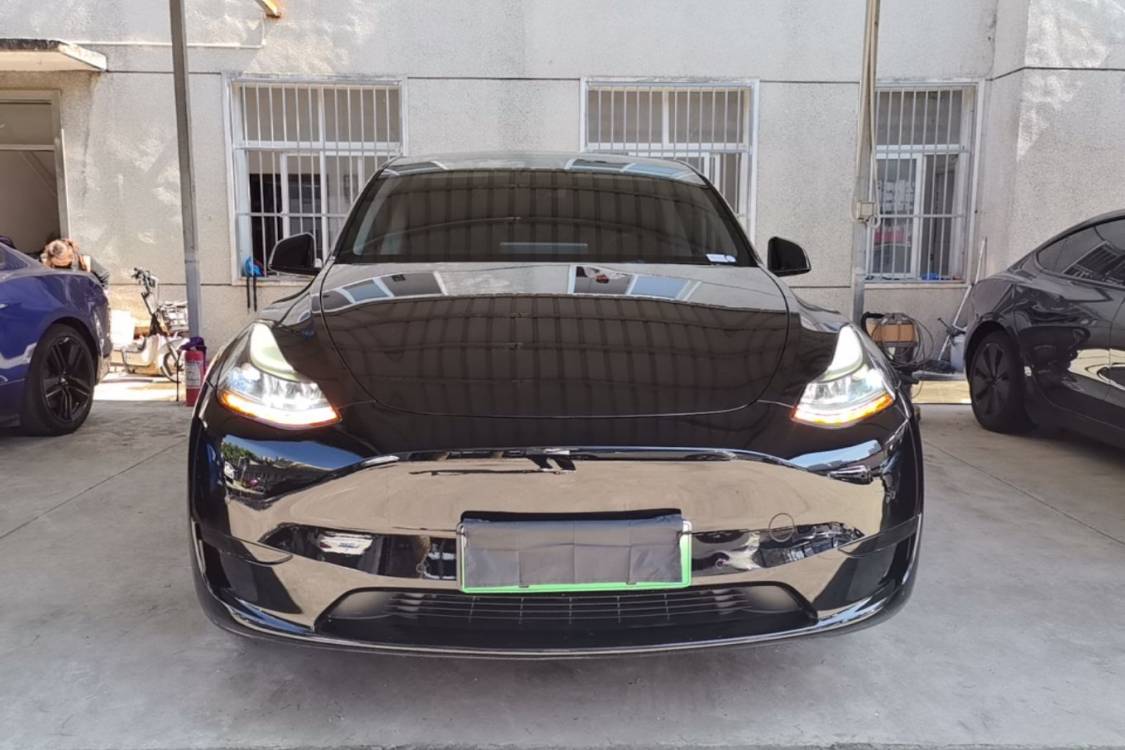 Tesla Model Y 2023 immagine di auto #5