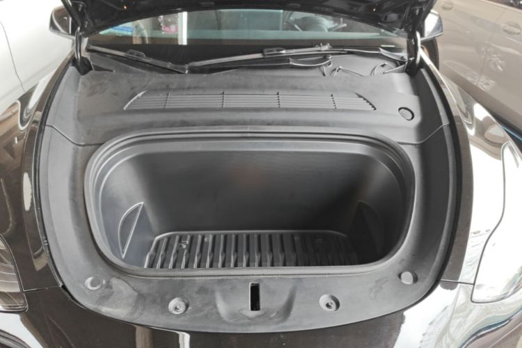 Tesla Model Y 2023 #20 Tesla Model Y 2023 immagine di auto #20