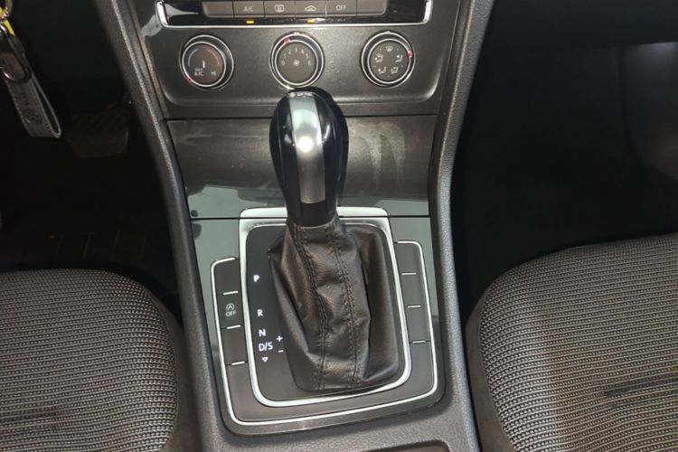 Volkswagen Golf 2019 #14 Volkswagen Golf 2019 car image #14