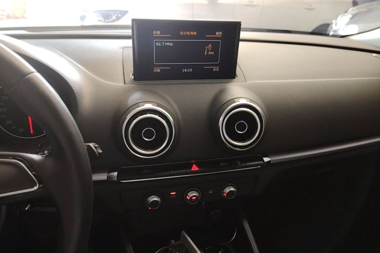 Audi A3 2016 car image #13