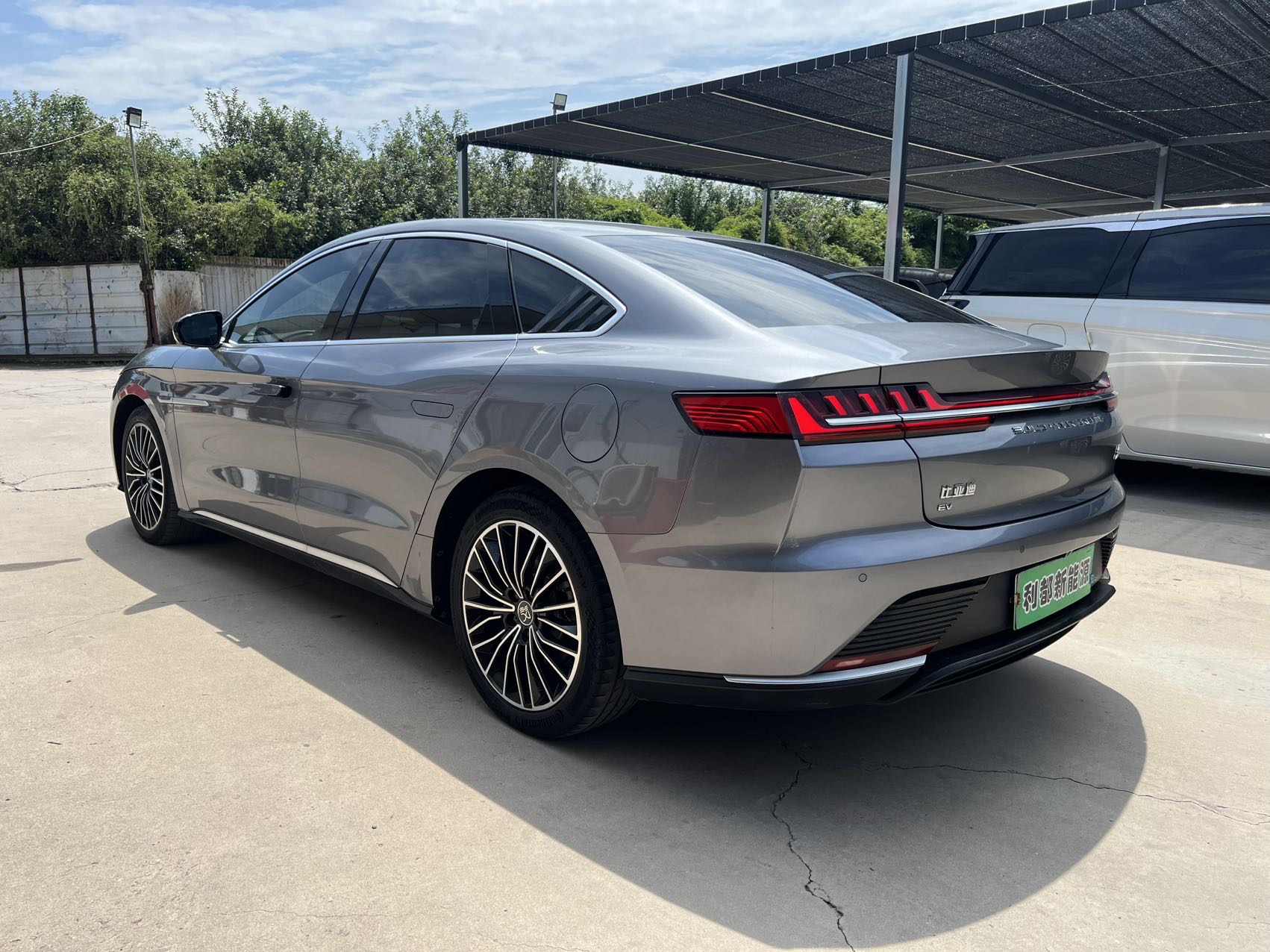BYD Han 2023 immagine di auto #11