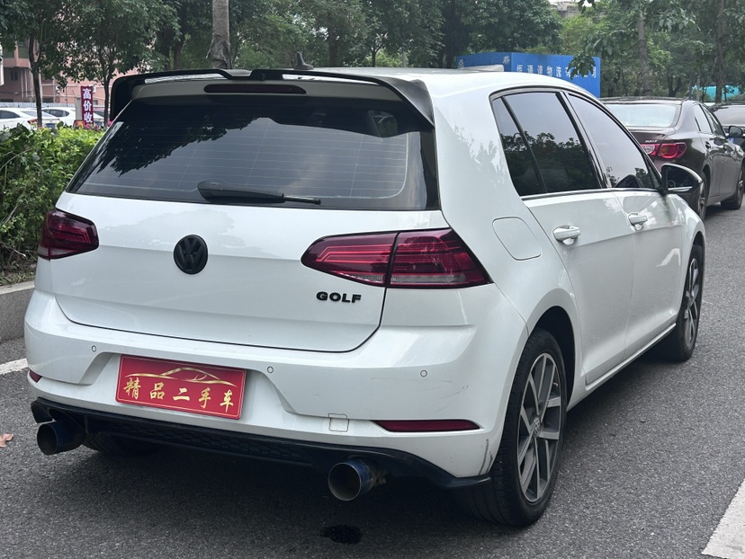 Volkswagen Golf 2020 car image #9