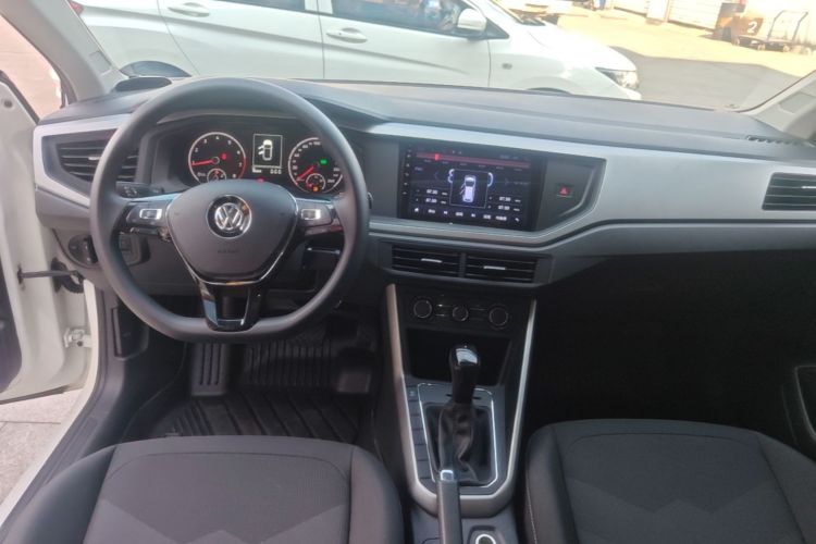 Volkswagen Polo 2021 car image #11
