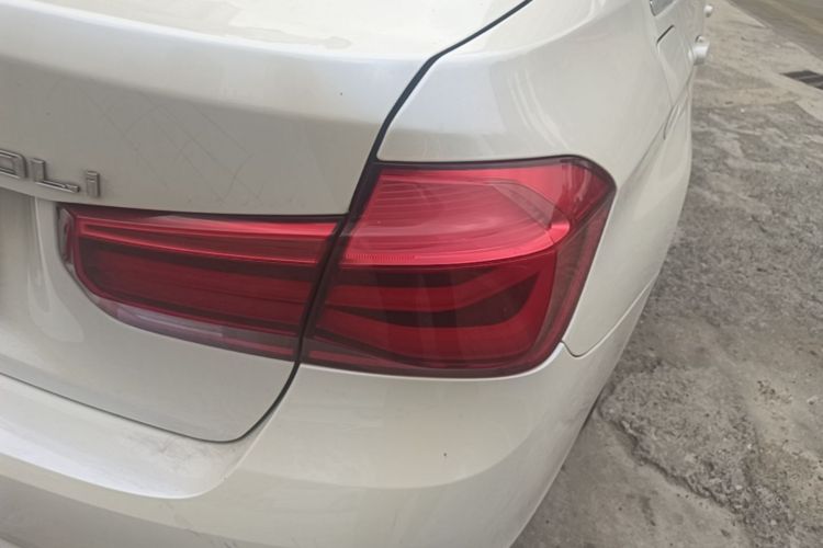 BMW 3 Series 2017 car image #8
