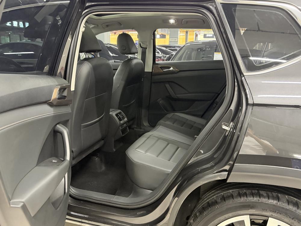 Volkswagen Tharu 2022 car image #13