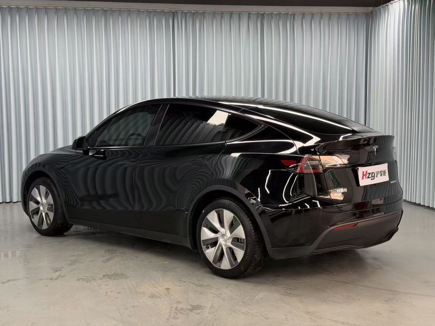 Tesla Model Y 2023 #9 Tesla Model Y 2023 car image #9
