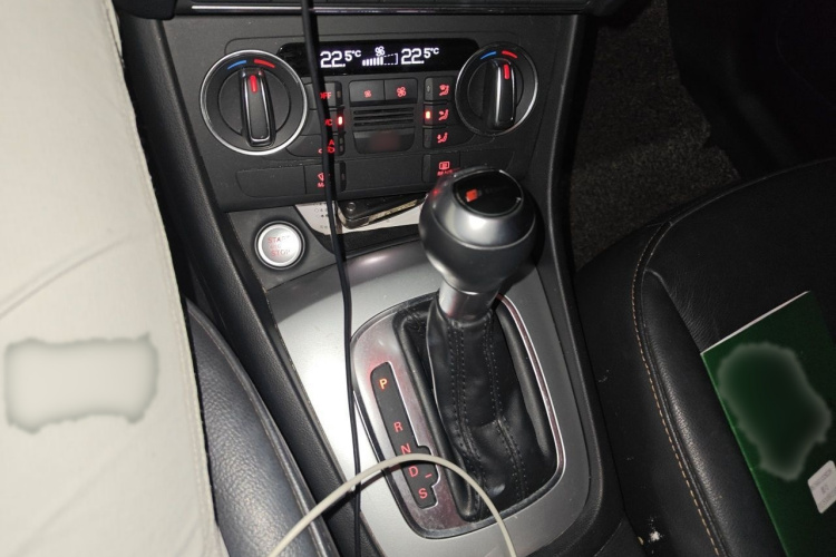 Audi Q3 2017 #16 Audi Q3 2017 car image #16