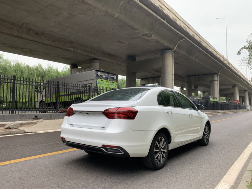 GEELY Emgrand 2019 car image #5
