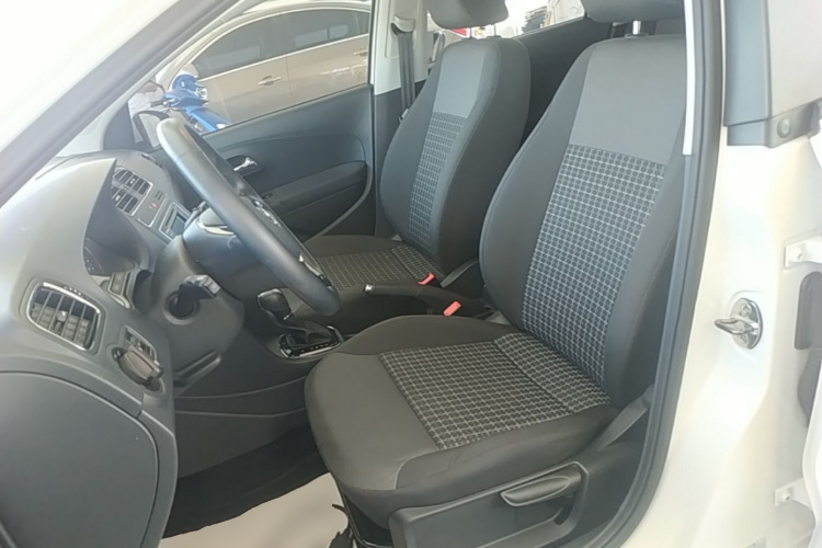 Volkswagen Polo 2017 #15 Volkswagen Polo 2017 car image #15