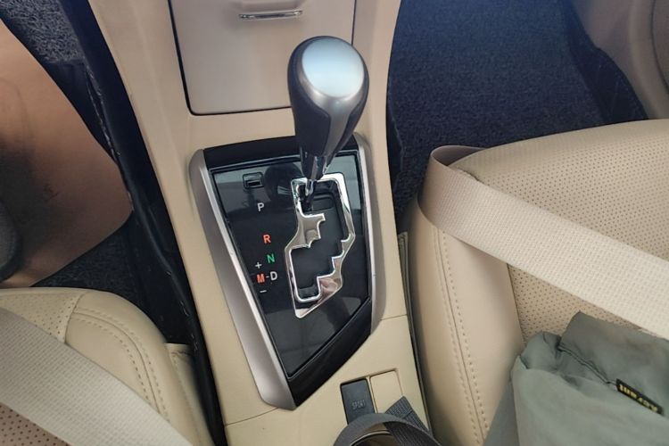 Toyota Corolla 2015 car image #14