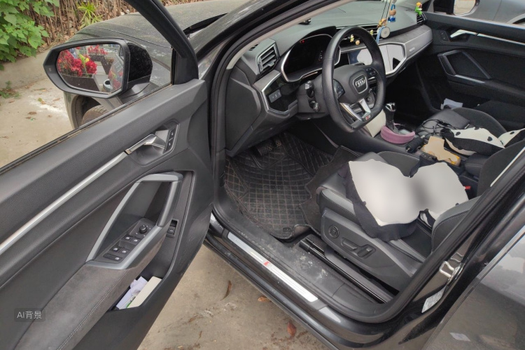 Audi Q3 2022 car image #13