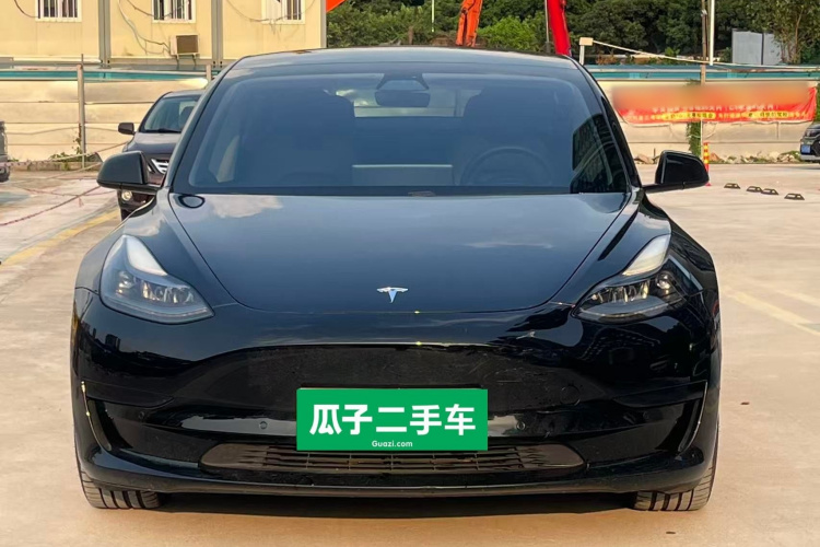 Tesla Model 3 2021 car image #3