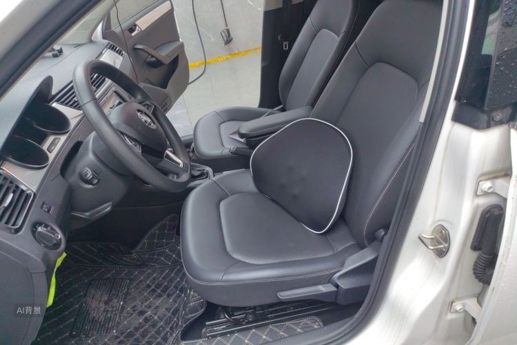 Skoda Rapid 2021 car image #17