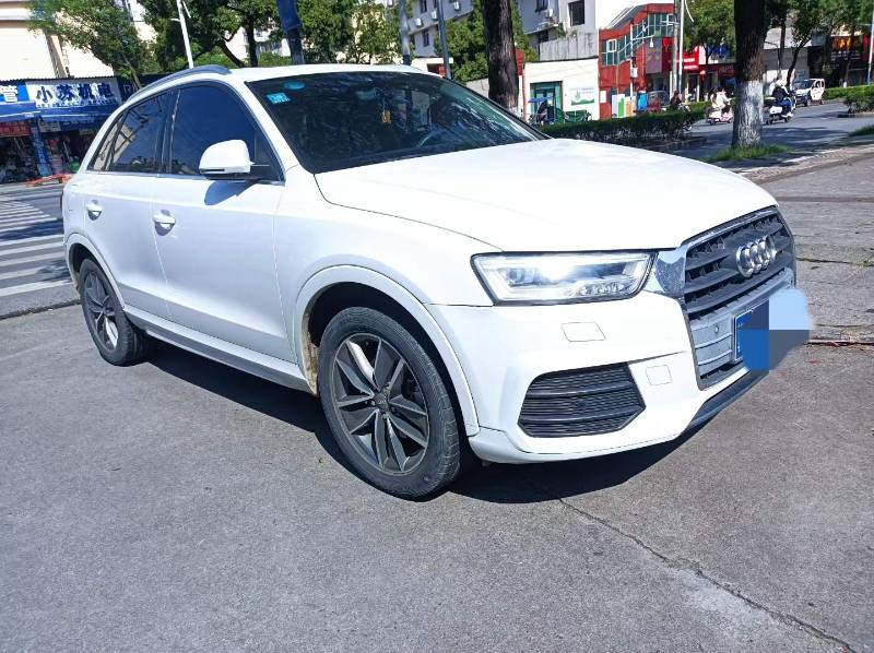 Audi Q3 2019 car image #3