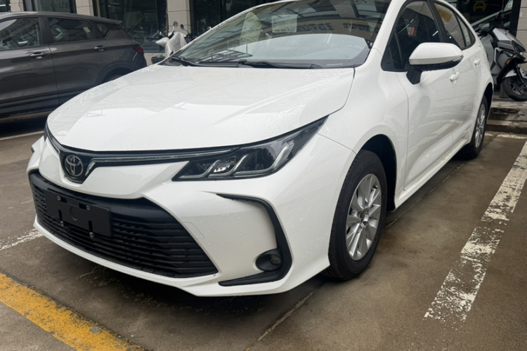 Toyota Corolla 2025 car image #2