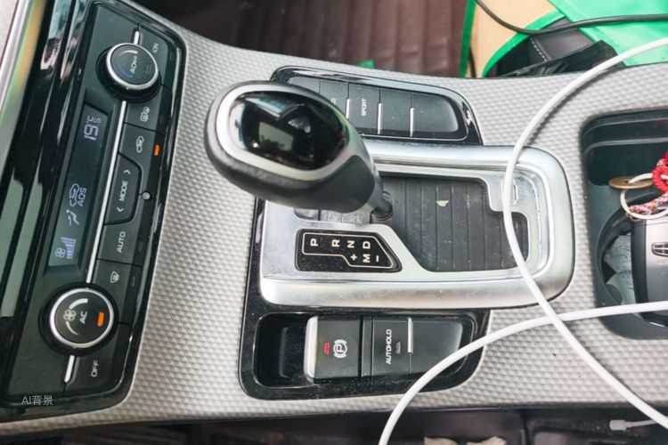 GEELY Emgrand GS 2017 car image #16