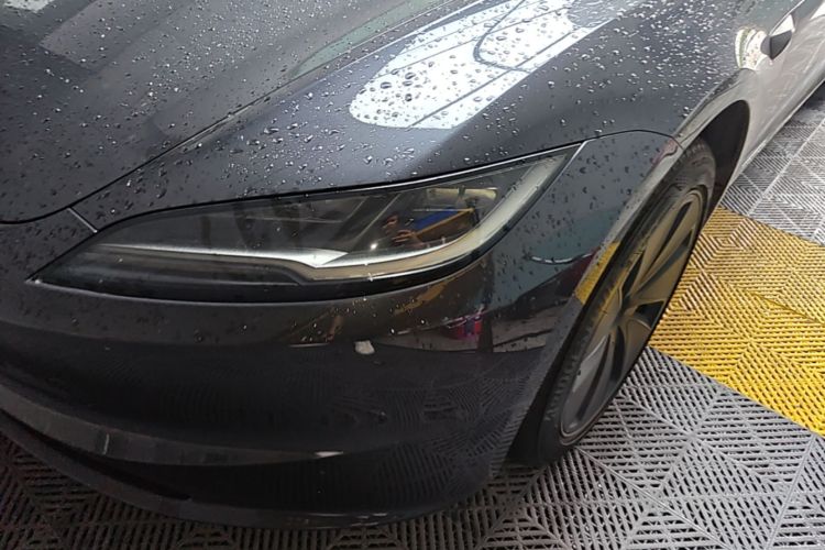 Tesla Model 3 2025 car image #23