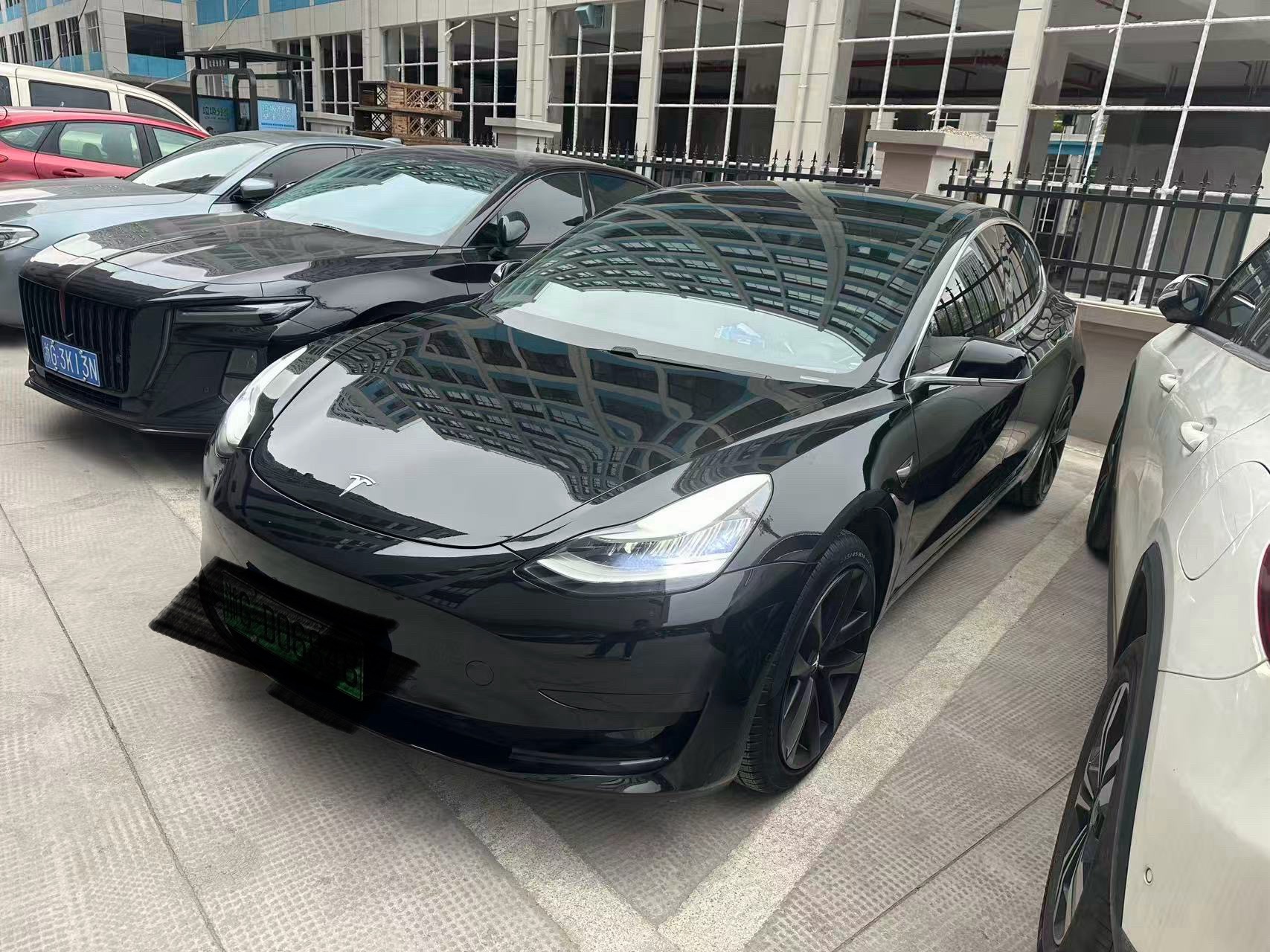 Tesla Model 3 2020 car image 