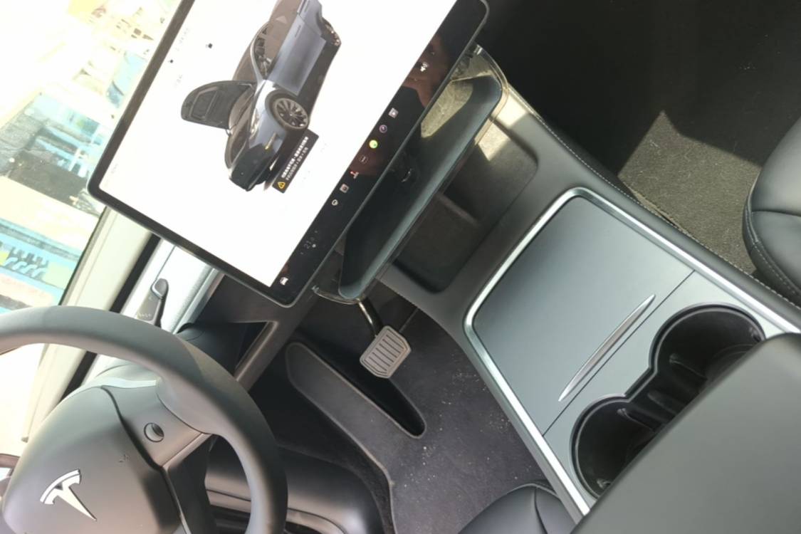 Tesla Model Y 2024 car image #20