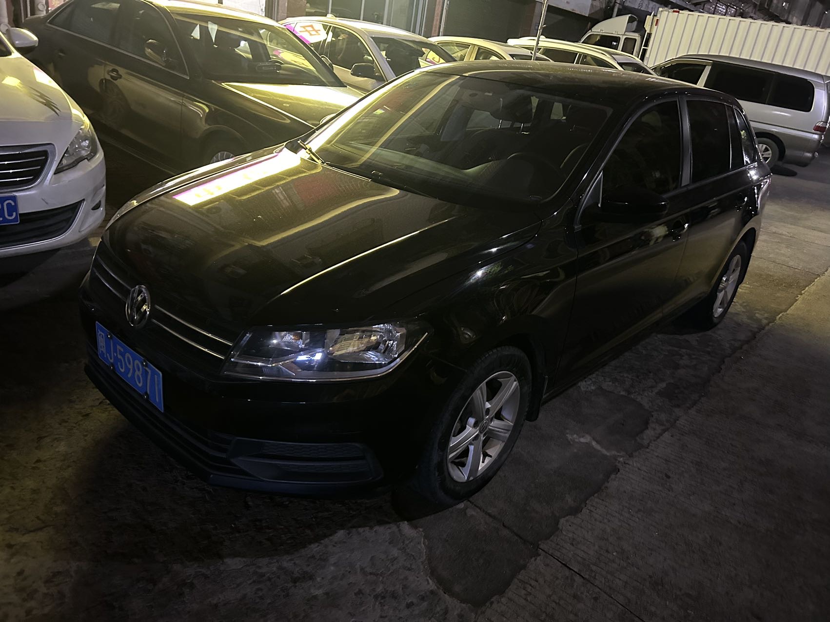 Volkswagen Santana 2015 Volkswagen Santana 2015 car image