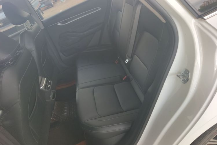 GEELY Emgrand 2025 car image #17