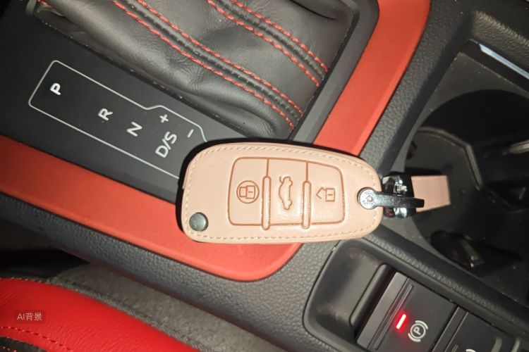 Audi Q3 2020 car image #10