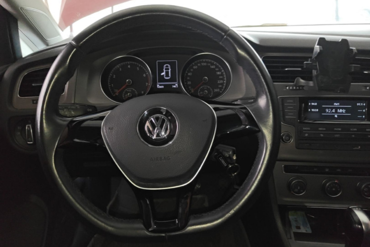 Volkswagen Golf 2015 car image #11