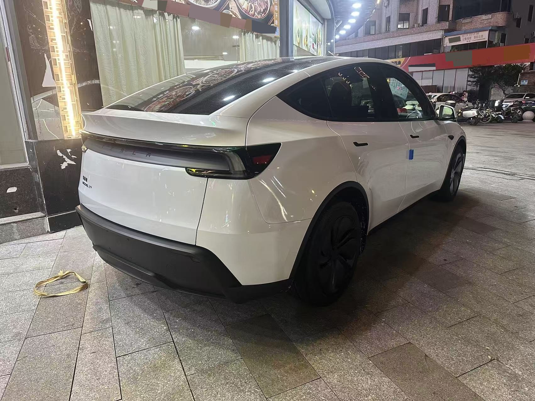 Tesla Model Y 2026 #2 Tesla Model Y 2026 car image #2