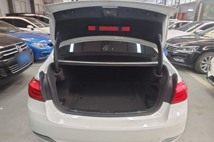 BMW 3 Series 2019 #19 BMW 3 Series 2019 car image #19