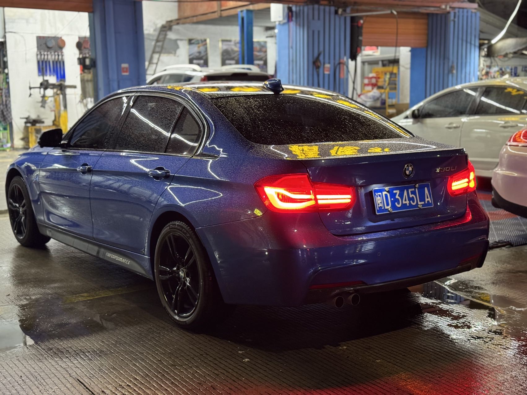 BMW 3 Series 2019 #4 BMW 3 Series 2019 car image #4