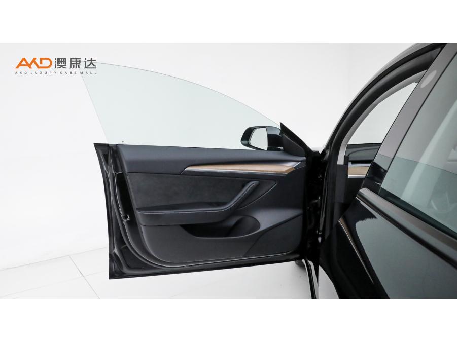 Tesla Model 3 2023 car image #9