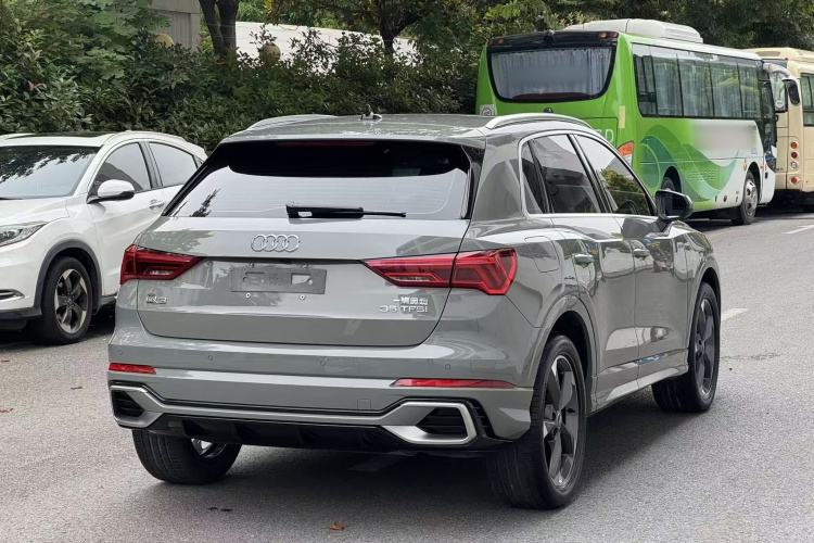 Audi Q3 2024 car image #6