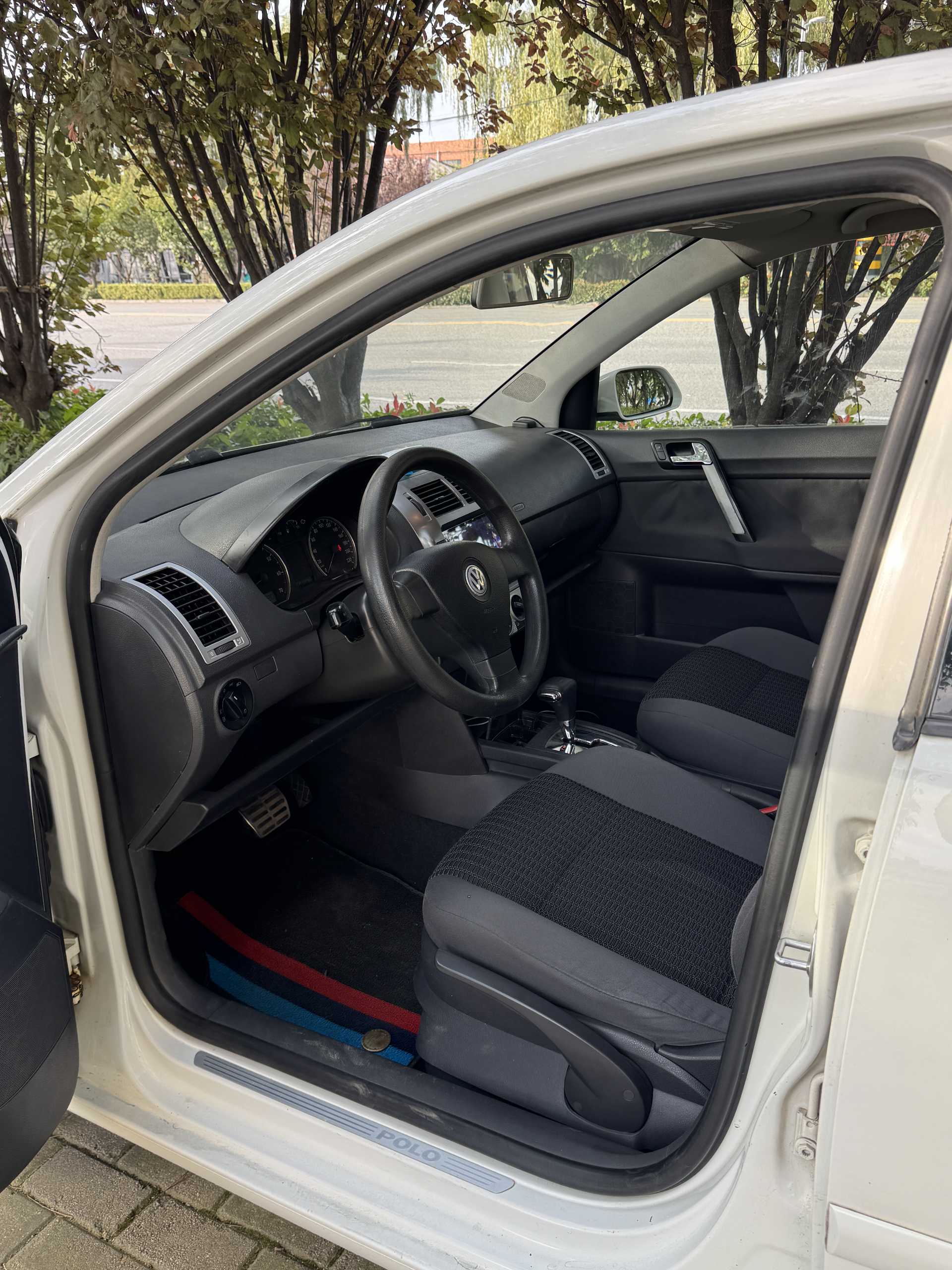 2009 #2 2009 car image #2