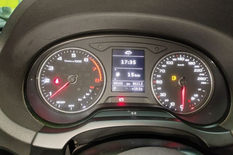 Audi A3 2018 car image #12