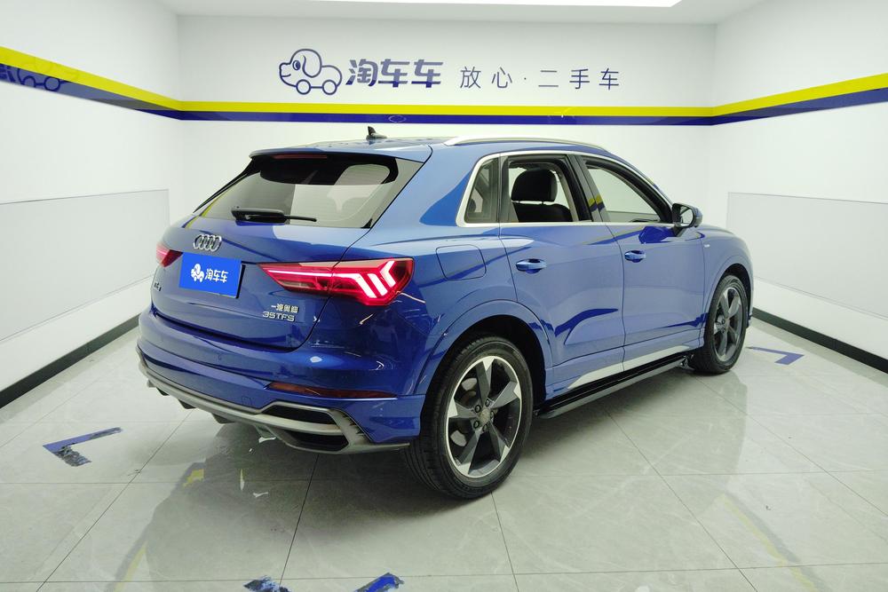 Audi Q3 2020 car image #3