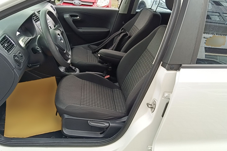 Volkswagen Polo 2016 car image #15
