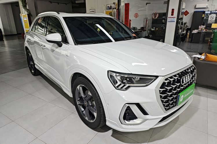 Audi Q3 2024 car image #6