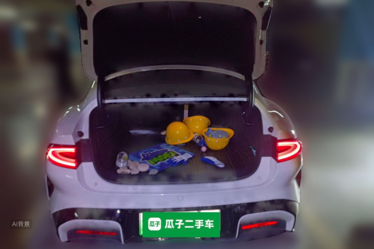 MI SU7 2024 immagine di auto #21