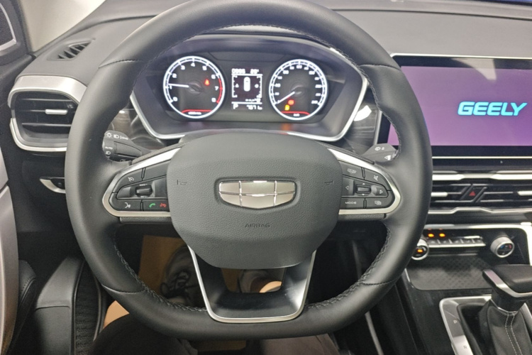 GEELY Coolray 2025 car image #11