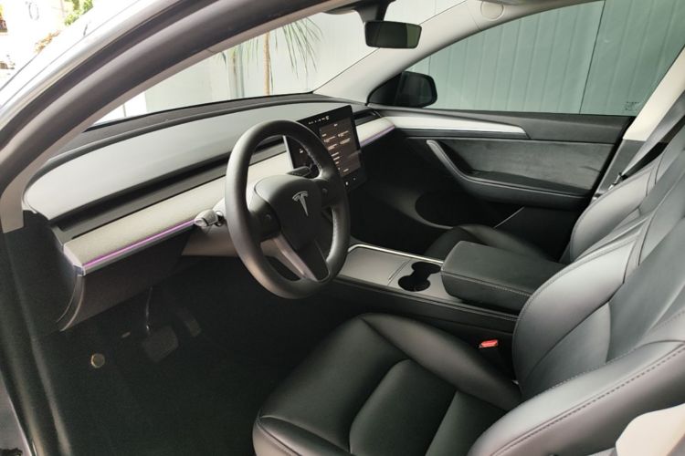 Tesla Model Y 2024 #16 Tesla Model Y 2024 car image #16