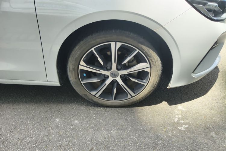 GEELY Emgrand 2021 car image #6