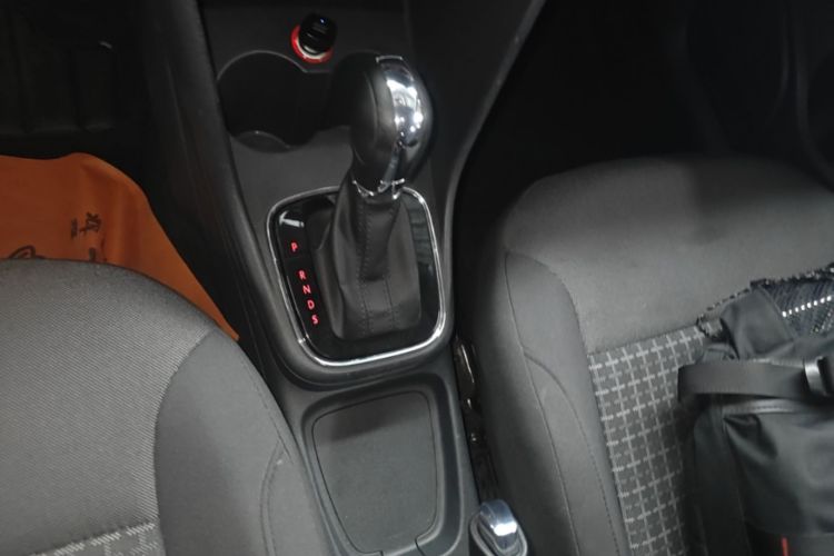 Volkswagen Polo 2017 car image #14