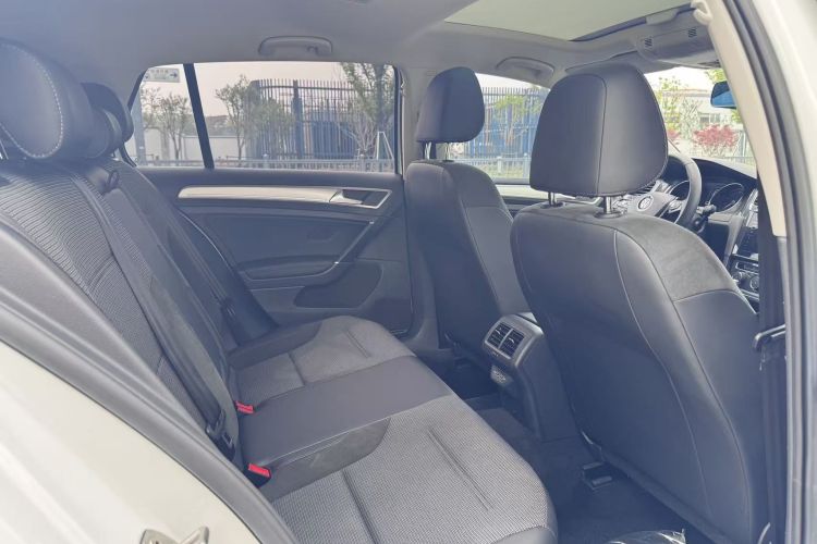 Volkswagen Golf 2020 изображение автомобиля #15